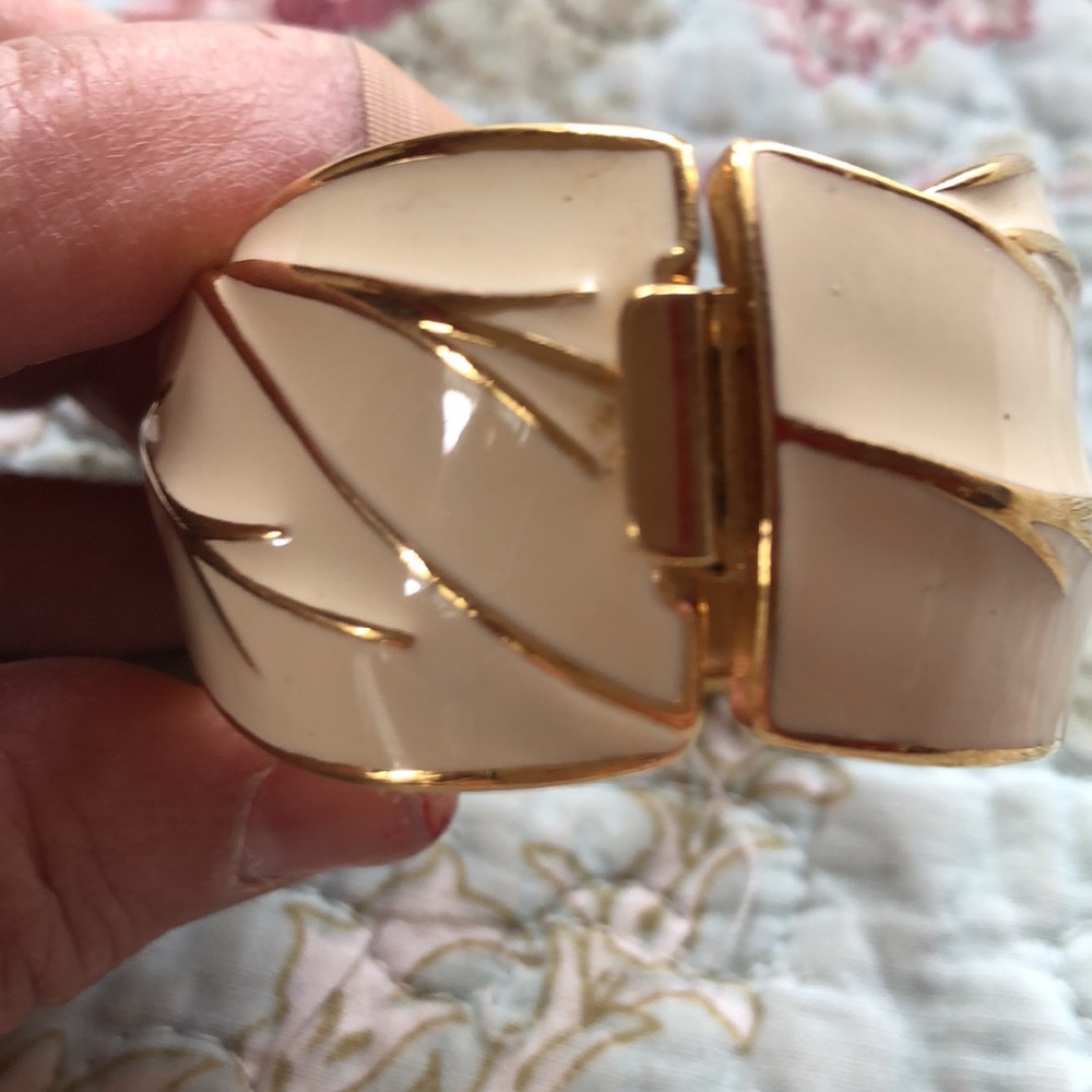 Vintage Monet bangle bracelet - Picture 8 of 10